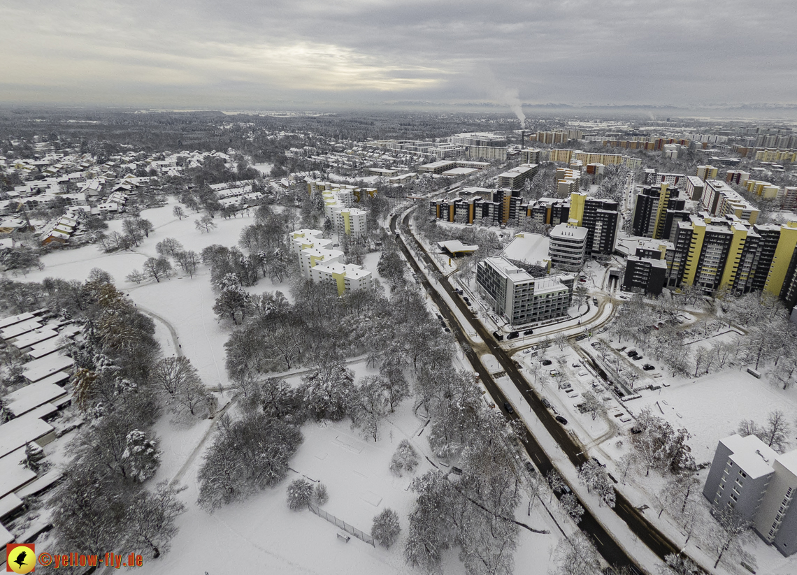 04.12.2021 - Karl-Marx-Ring und Marx-Zentrum in Neuperlach
